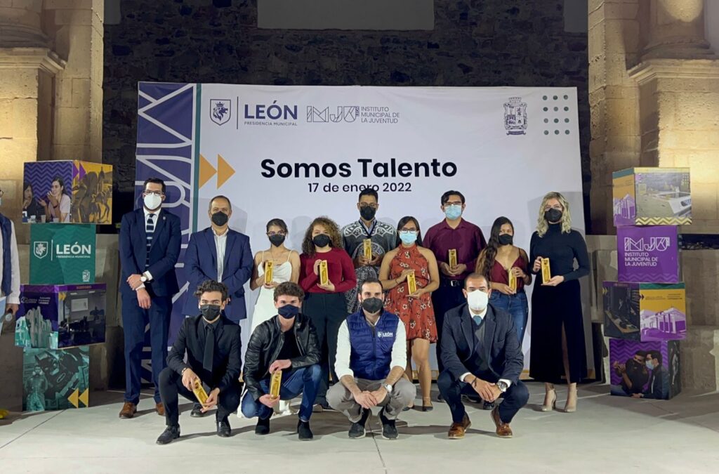 Premian a talentos leoneses